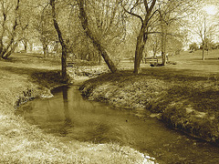 Peaceful family park /  Parc familial et paisible - St-Césaire. Québec. CANADA - 25 avril 2010 - Sepia