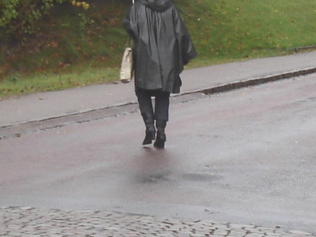 Dame mature en Bottes de cuir à talons  marteau / Mature Swedish Lady in hammer heeled Boots- Enehall pensionat - Båstad  - Suède / Sweden