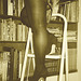 Lady Roxy avec / with permission - Lecture en talons hauts / Reading in high heels -  Sepia