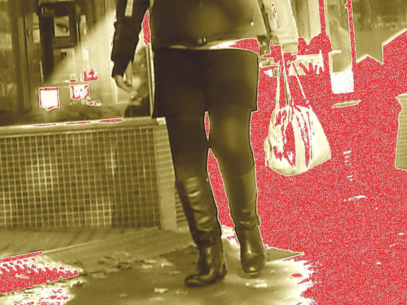 Blonde suédoise en jupe courte et bottes noires sexy / Perssons ur blond Lady in short dress and flat sexy black leather boots - Ängelholm / Suède - Sweden -  23-10-2008 - Sepia photofiltré