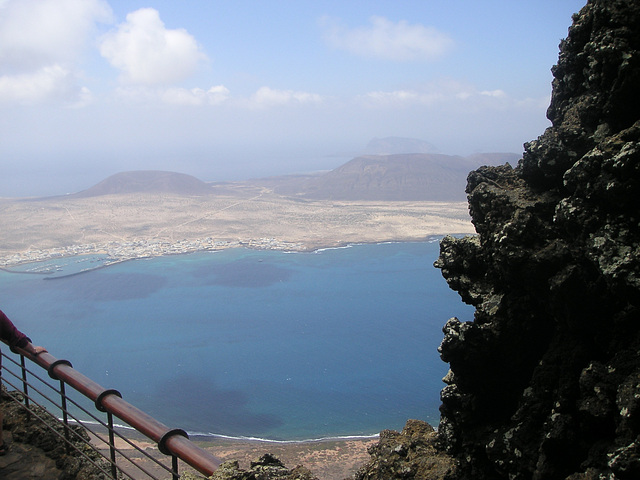 Issla de la Graciosa vista desde el Mirador del Rio- Lanzarote  (3)