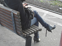 Young sexy Lady in pending straps high-heeled boots with tight jeans /  Jeune Suédoise en bottes de cuir à talons hauts aux courroies pendantes - Ängelholm / Suède - Sweden. 23 octobre 2008