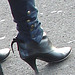 Young sexy Lady in pending straps high-heeled boots with tight jeans /  Jeune Suédoise en bottes de cuir à talons hauts aux courroies pendantes - Ängelholm / Suède - Sweden. 23 octobre 2008