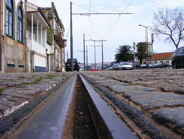 Track along the Douro