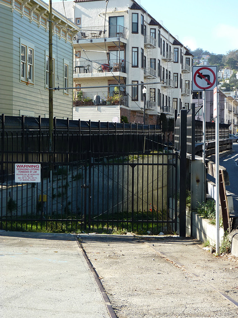 Twin Peaks Tunnel (1) - 17 November 2013