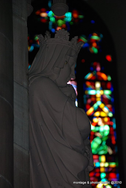 St Pierre le vieux catholique :Vierge .....