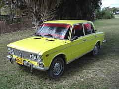 Lada jaune / Yellow Lada - Varadero, CUBA. 7 février 2010