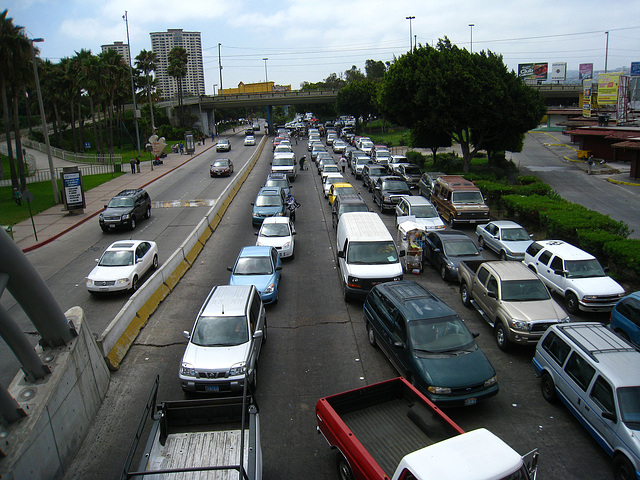 Waiting To Enter the United States (5993)