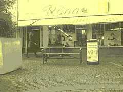 La Dame Ronne en bottes sexy / Ronne Swedish Lady in sexy boots - Ängelholm  / Suède - Sweden.  23-10-2008 - VIntage postérisé