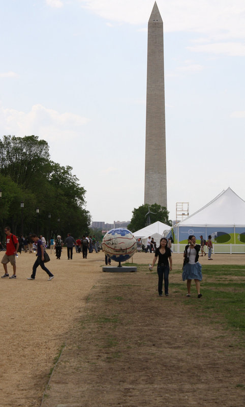 46.CoolGlobes.EarthDay.NationalMall.WDC.22April2010