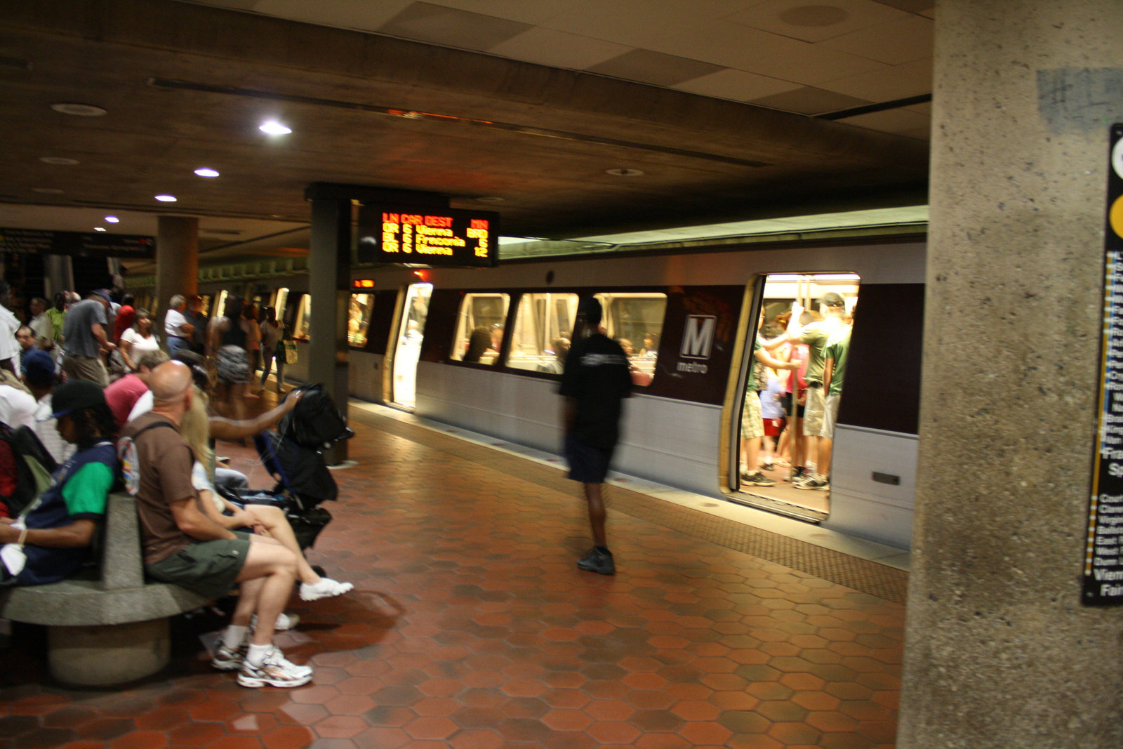 02.WMATA1.LEnfantPlaza.SW.WDC.3July2010