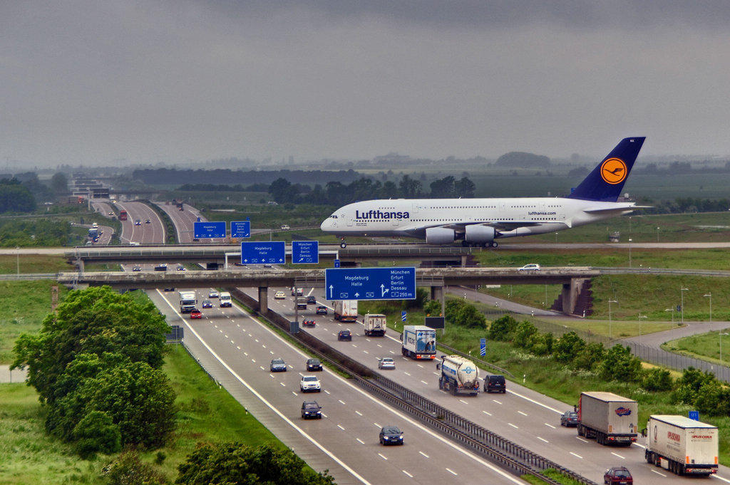 Airbus A 380-800 in Leipzig