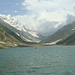 Lago Saif-Ul-Muluk en la Nordo de Pakistano