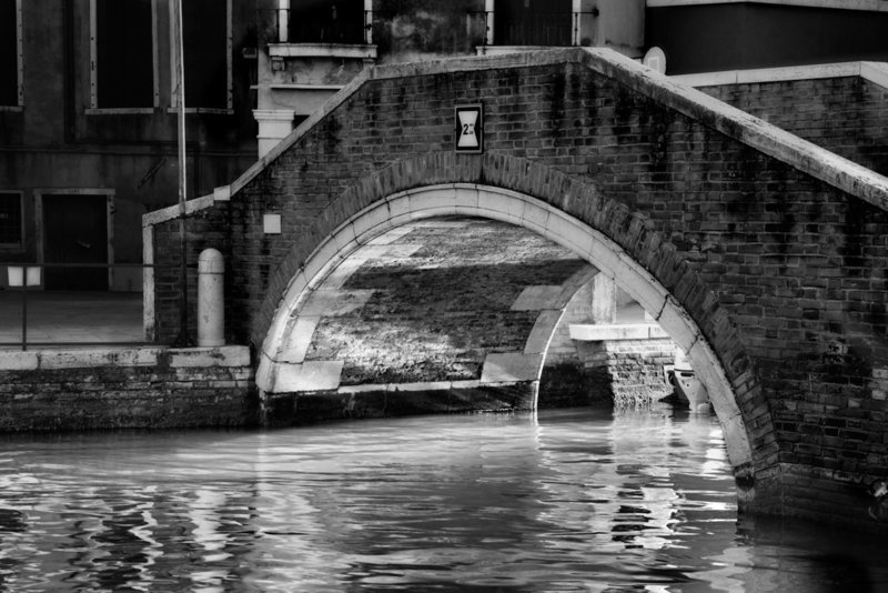 long light under the bridge - PiP