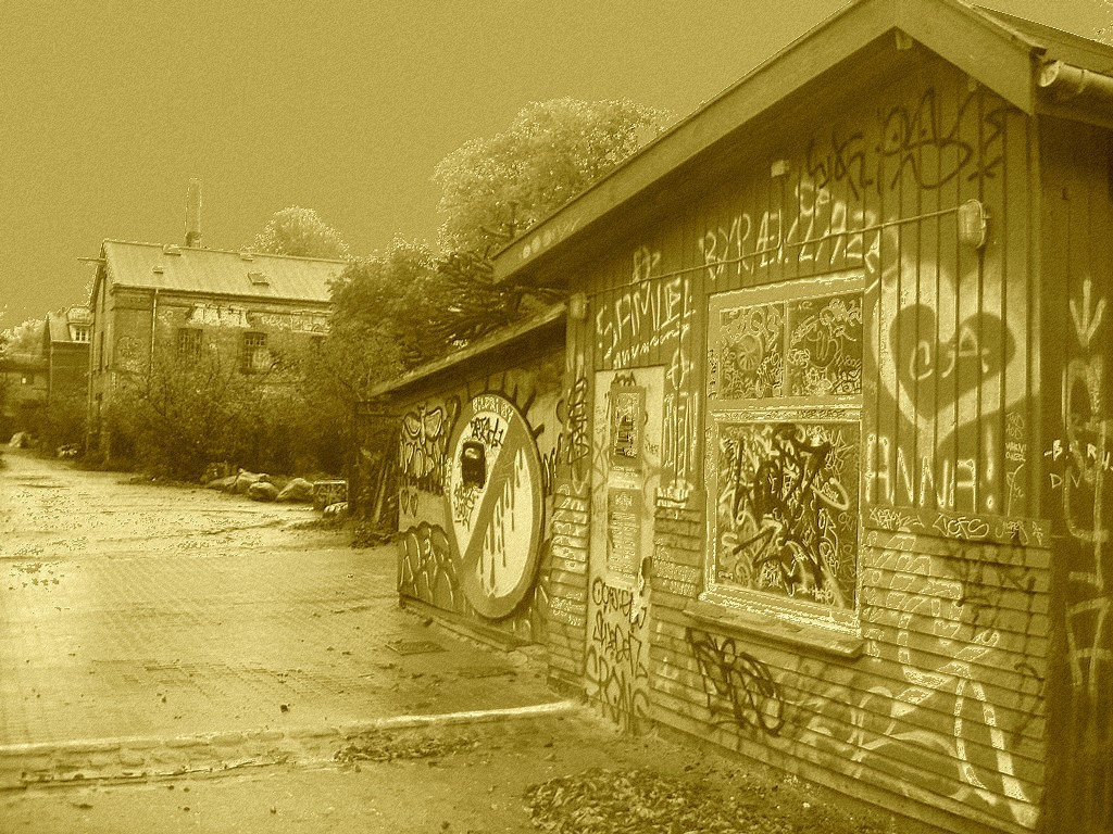 La maison Anna house / Christiania - Copenhague / Copenhagen.  26 octobre 2008 - Sepia postérisé
