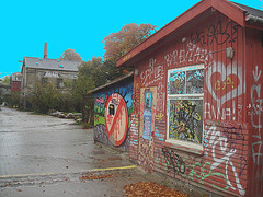 La maison Anna house / Christiania - Copenhague / Copenhagen.  26 octobre 2008 - Avec ciel bleu photofiltré