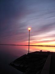 Coucher de soleil / Sunset   - Ville de Lery, Québec. CANADA / 25 avril 2010 - Photo originale