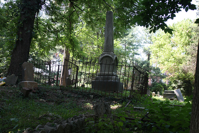 83.MountZionCemetery.Georgetown.27O.NW.WDC.21June2010