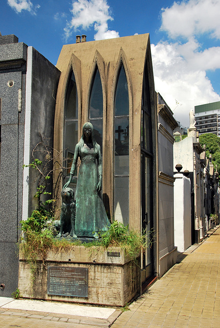 Young girl and dog - mausoleum statue