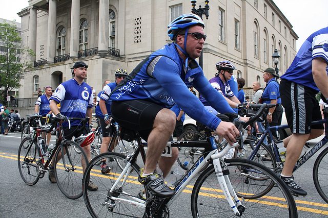 BikeArrival.PoliceUnityTour.NLEOM.WDC.12May2010