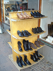 Chaussures sexy de mannequin énigmatique / Human dummy's enimagtic footwears - Ängelholm  / Suède - Sweden.  23-10-2008