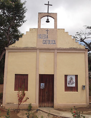 Iglesia católica  - Sans fils / Sin hilos.