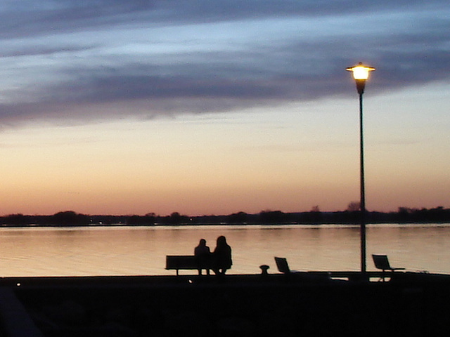 Coucher de soleil / Sunset   - Ville de Lery, Québec. CANADA - 25-04-2010