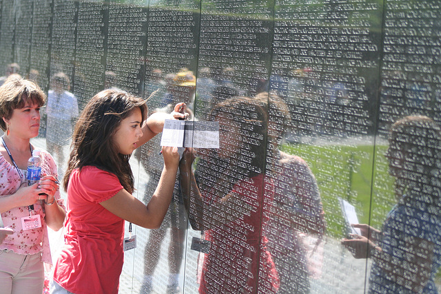 17.VietnamVeteransMemorial.WDC.22May2009