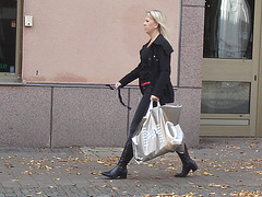 Swedish blond booted shopper with sexy boots / Blonde suédoise en bottes sexy faisant ses courses