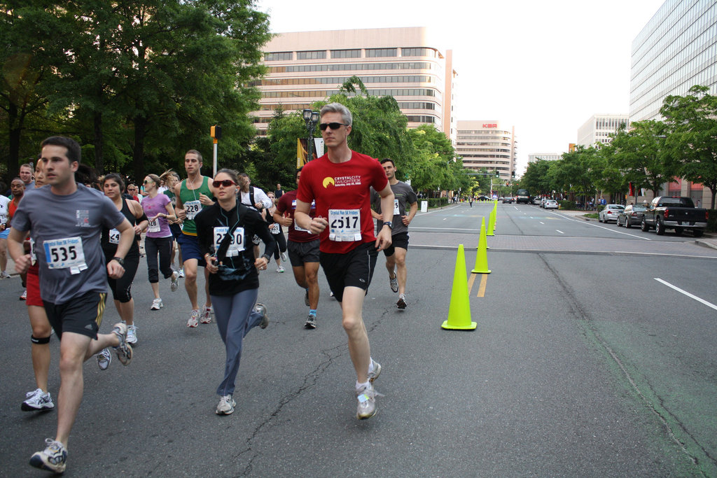 03.TheRace.5KRun.CrystalDrive.ArlingtonVA.23April2010