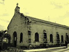 Église Santa Elvira / Santa Elvira church - Varadero, CUBA.  6 février 2010 -  Photo ancienne légèrement postérisée