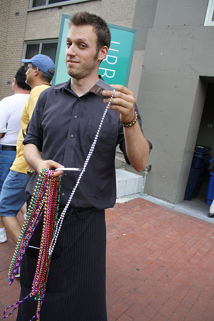 50.WaitingForPrideParade.PStreet.NW.WDC.12June2010