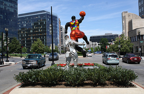 20.NikiDeSaintPhalle.NMWA.NYAvenue.WDC.15May2010