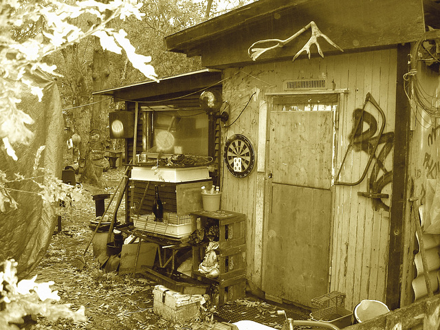 A- La maison dardée / The sting house - Christiania /  Copenhague - Copenhagen.  26 octobre 2008- Sepia