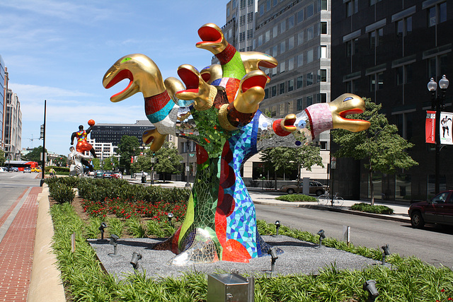 33.NikiDeSaintPhalle.NMWA.NYAvenue.WDC.15May2010