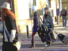 Grande blonde suédoise en bottes de cowgirl sexy et bonnet blanc -   Tall blond woolly hatter in cowgirl boots and sexy legs - Ängelholm / Suède - Sweden.  23 octobre 2008 - Postérisation