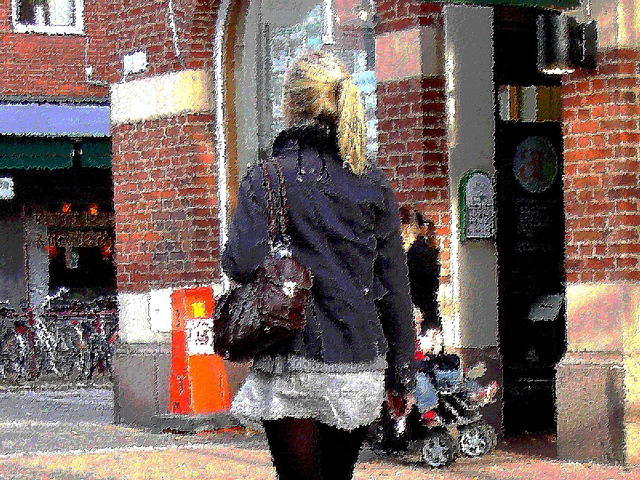 Typique jeune blonde suédoise en mini-jupe et bottes à talons hauts / Typical Swedish blond in high-heeled boots and miniskirt - sexy  - Ängelholm / Suède - Sweden.  23-10-2008  - Pointillisme et pein