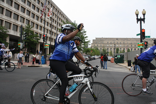 22.BicyclistsArrival.PUT.NLEOM.WDC.12May2010