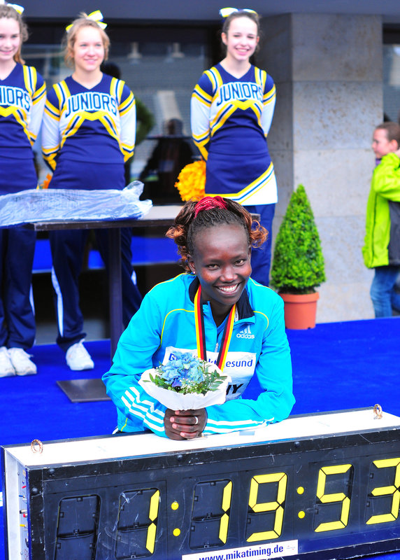 Mary Keitany new WR 25km