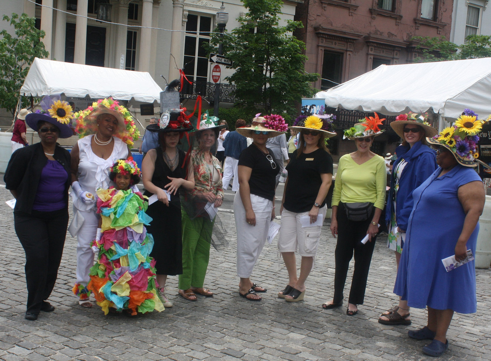 16.HatContest.Flowermart.MountVernon.Baltimore.MD.7May2010