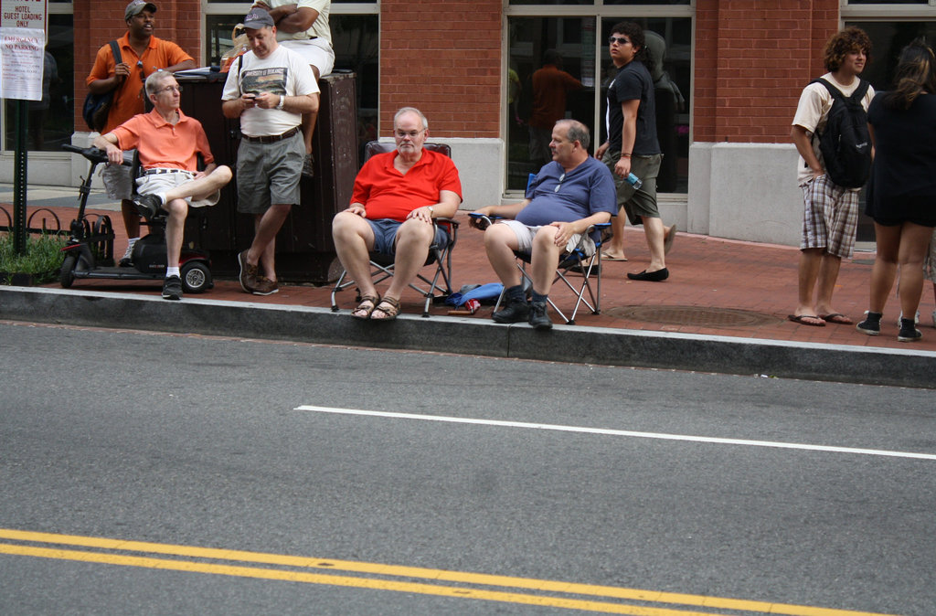 61.WaitingForPrideParade.PStreet.NW.WDC.12June2010