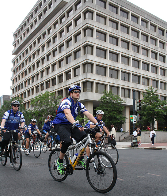 29.BicyclistsArrival.PUT.NLEOM.WDC.12May2010