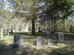 Old Burt cemetery /  Cimetière Old Burt - Près de Essex, NY- USA.  23 avril 2010