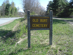 Old Burt cemetery /  Cimetière Old Burt - Près de Essex, NY- USA.  23 avril 2010