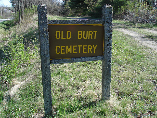 Old Burt cemetery /  Cimetière Old Burt - Près de Essex, NY- USA.  23 avril 2010