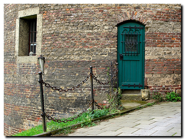 Schloss Hülchrath, Tuer, Fenster