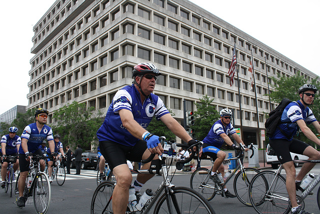 31.BicyclistsArrival.PUT.NLEOM.WDC.12May2010