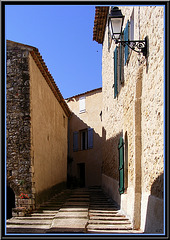 Tourrettes   Une Calade qui Monte