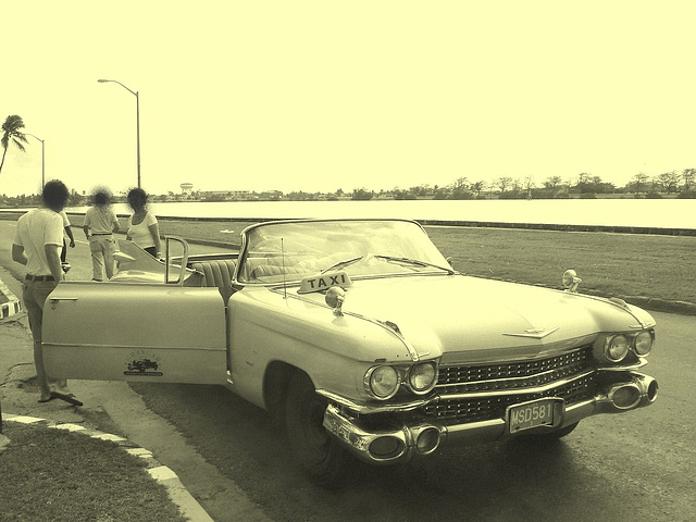 Cadillac taxi /  Varadero, CUBA.  3 février 2010  - Photo ancienne anonyme / Anonymous vintage version