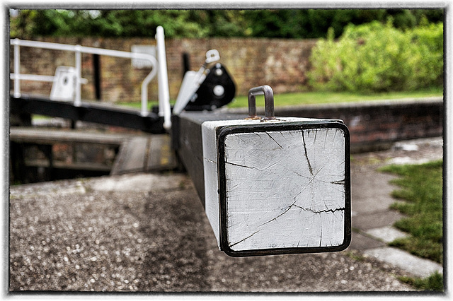 Lock gates